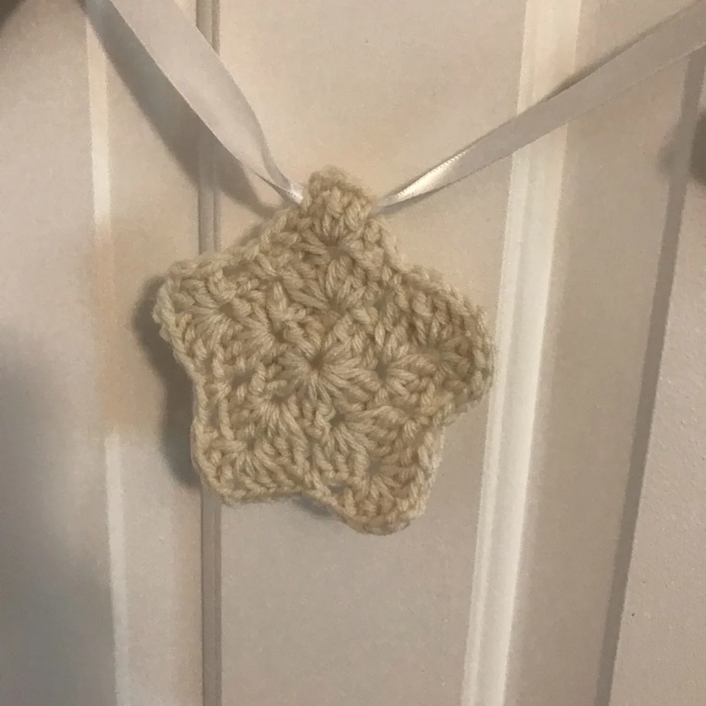 Crochet Star garland off white and khaki